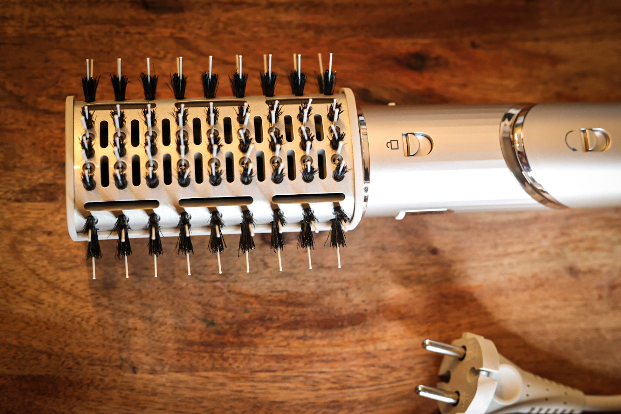 Вы можете видеть насадку для Shark FlexStyle.